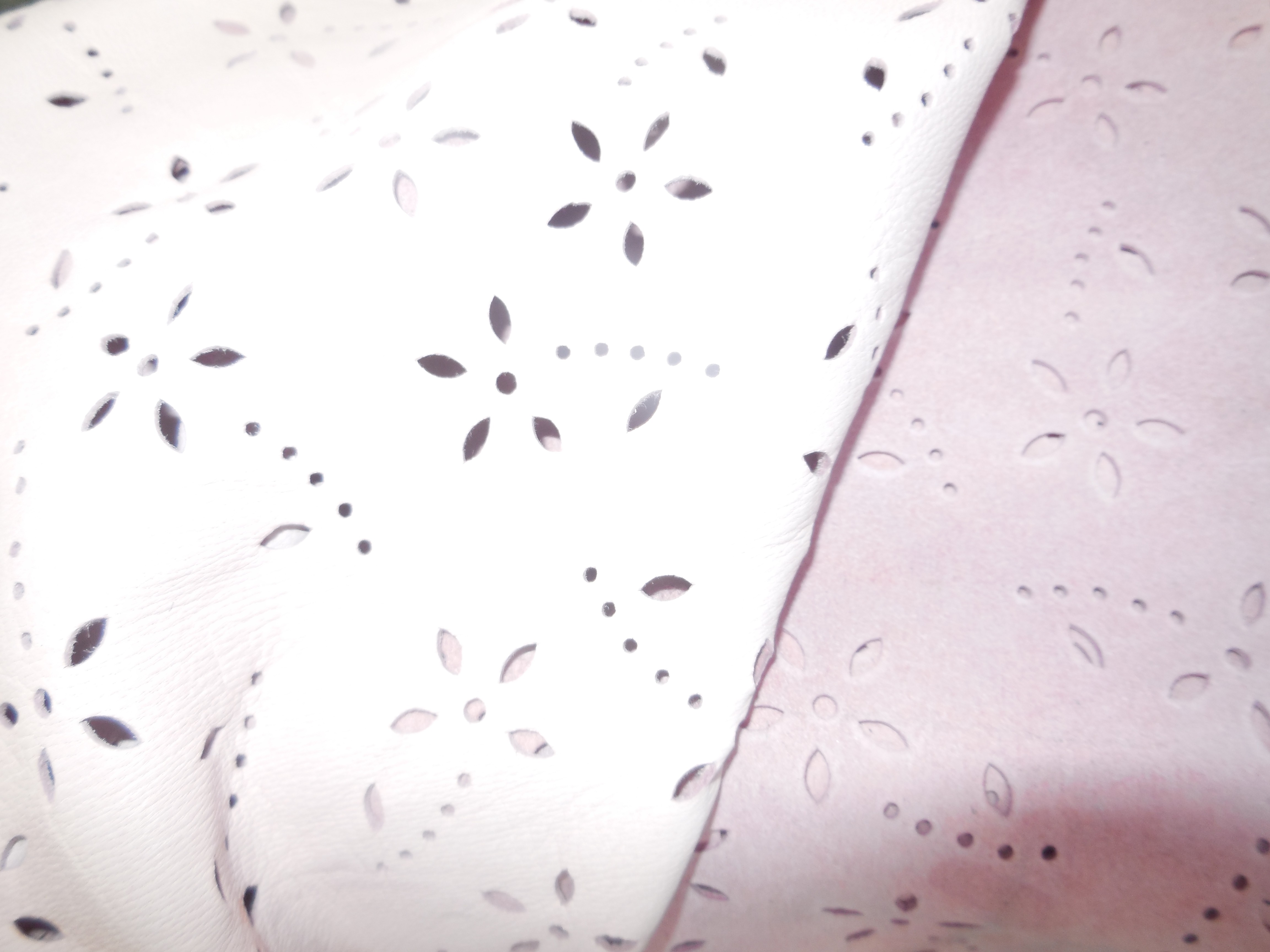 Ekskluzywna skóra naturalna różowa na sukienkę - sprzedaż skór naturalnych odzieżowych Leather-design.pl