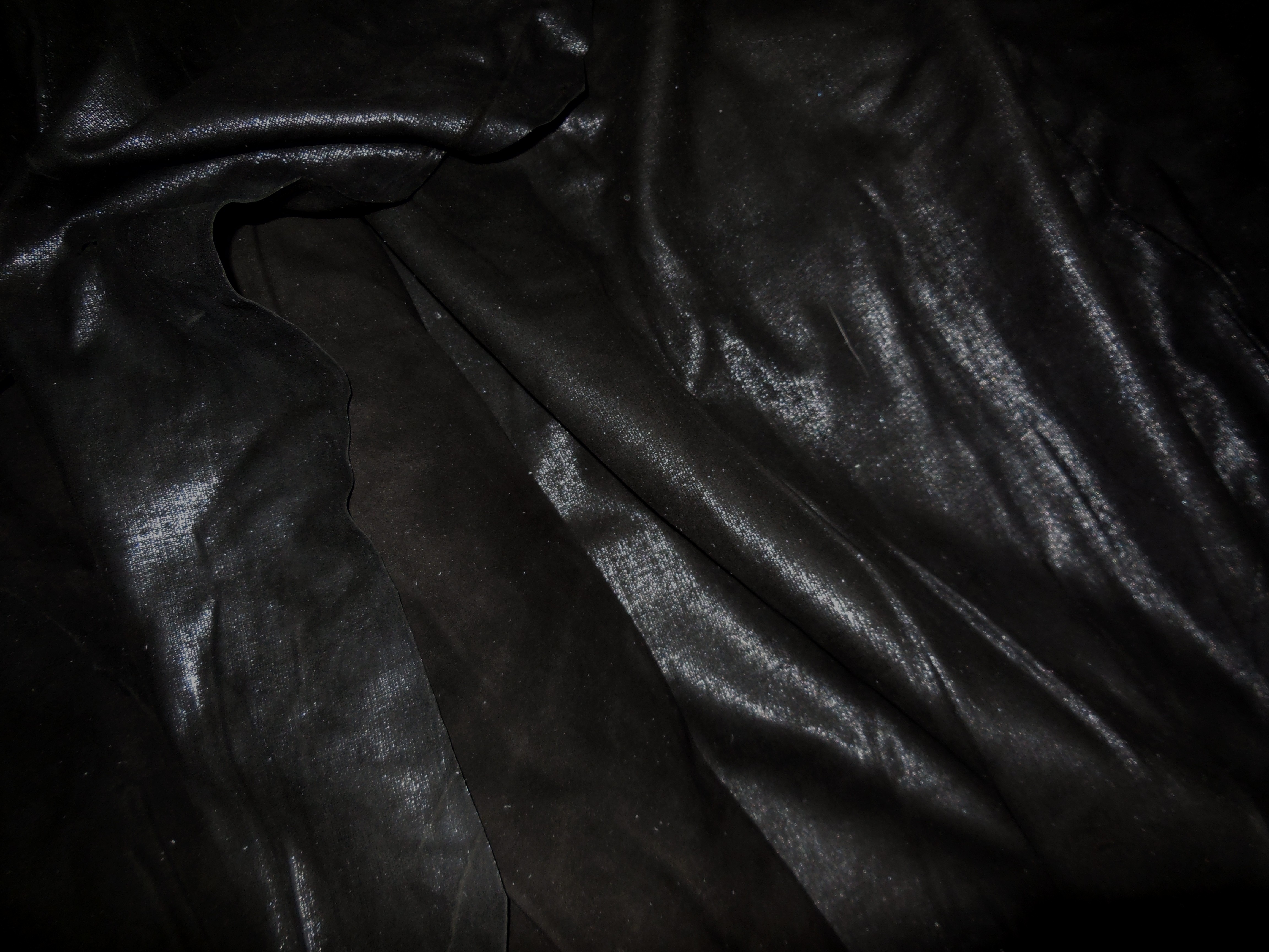 Bluzka ze skóry naturalnej czarna- Ekskluzywna, cienka skóra naturalna czarna zamszowa cienka z przeznaczeniem na: bluzki, tuniki, sukienki i inne-Leather-design.eu