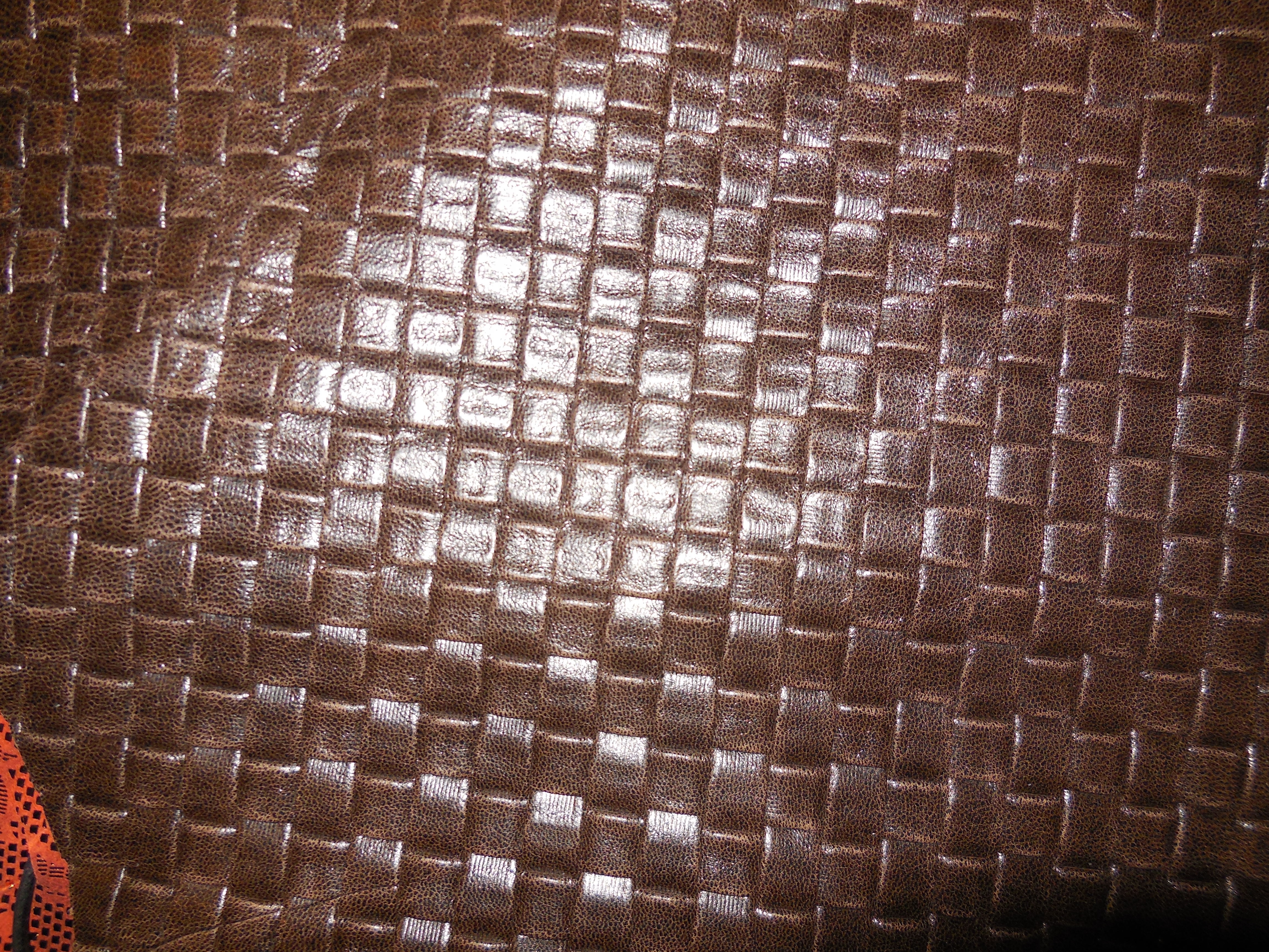 Skóry kaletnicze - Skóra naturalna brązowaefektowna przeplatanka - Skóra naturalna brązowa wzór w Leather-design.eu